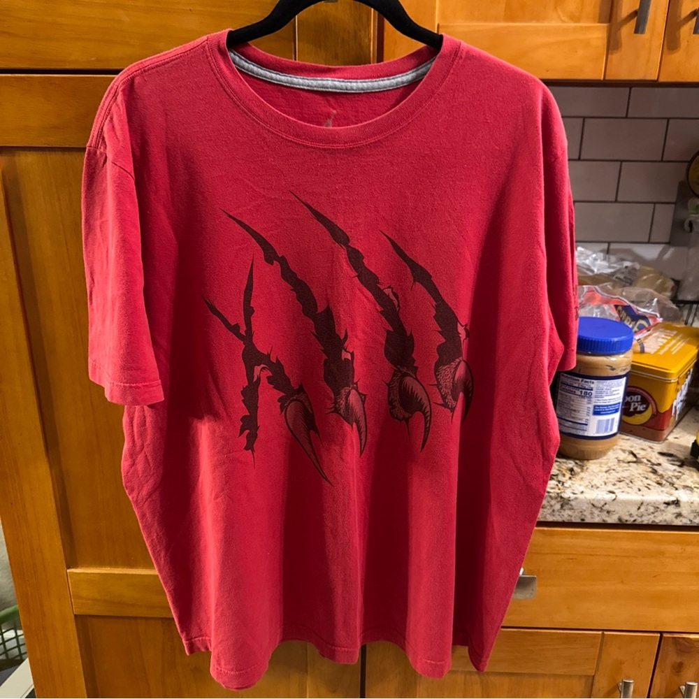 Red Classic JORDAN  T-Shirt with Claw Design
Large